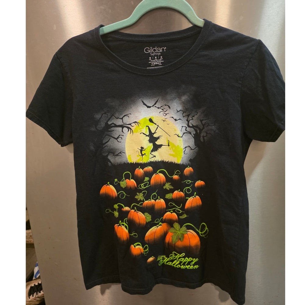 Gildan Ladies M T-Shirt Black Happy Halloween Witch Pumpkin Graphic Tee